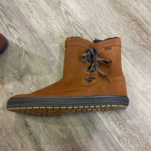 Keds size 8 mid length boot. Cute tie detail. Size 8. Worn once, great condition